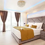 Villa Golden Lion