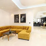Golden Lion Villa