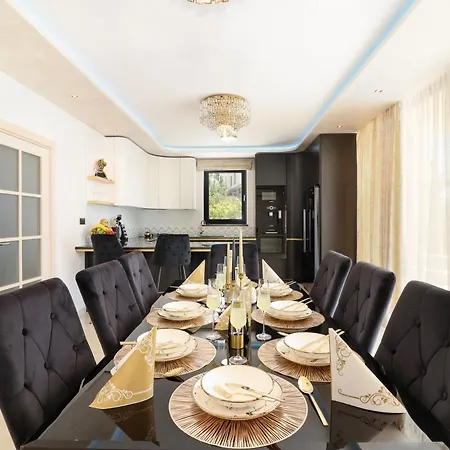 Vila Golden Lion