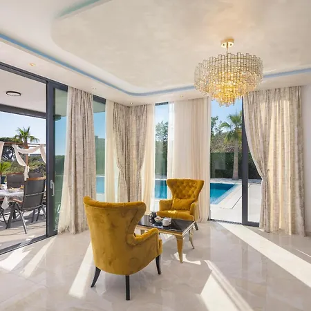 Golden Lion Villa