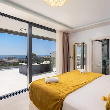 Villa Golden Lion